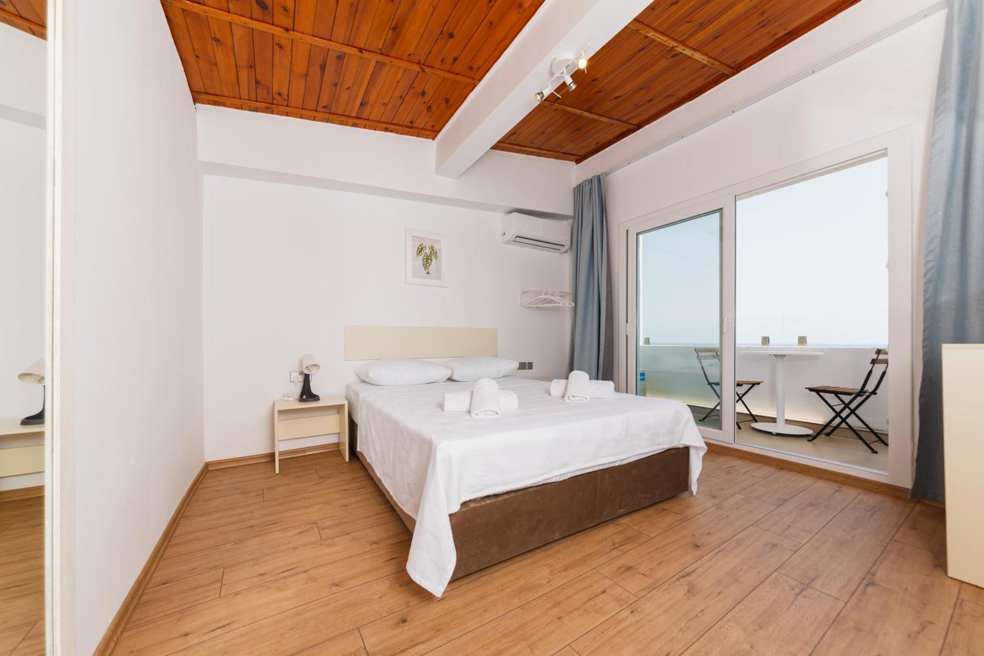 Hotel Azure Bay à Ayvaryara Extérieur photo