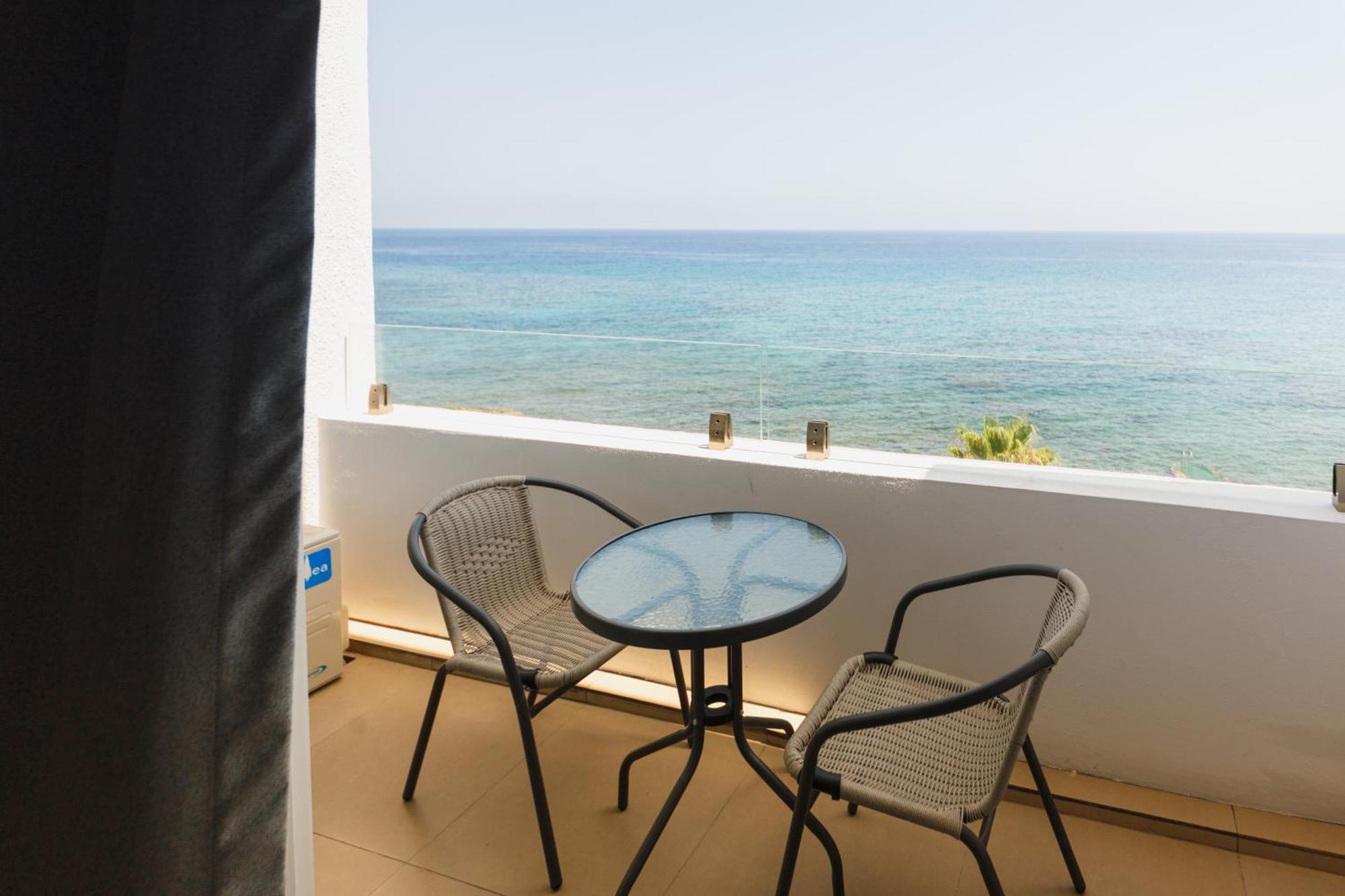 Hotel Azure Bay à Ayvaryara Extérieur photo