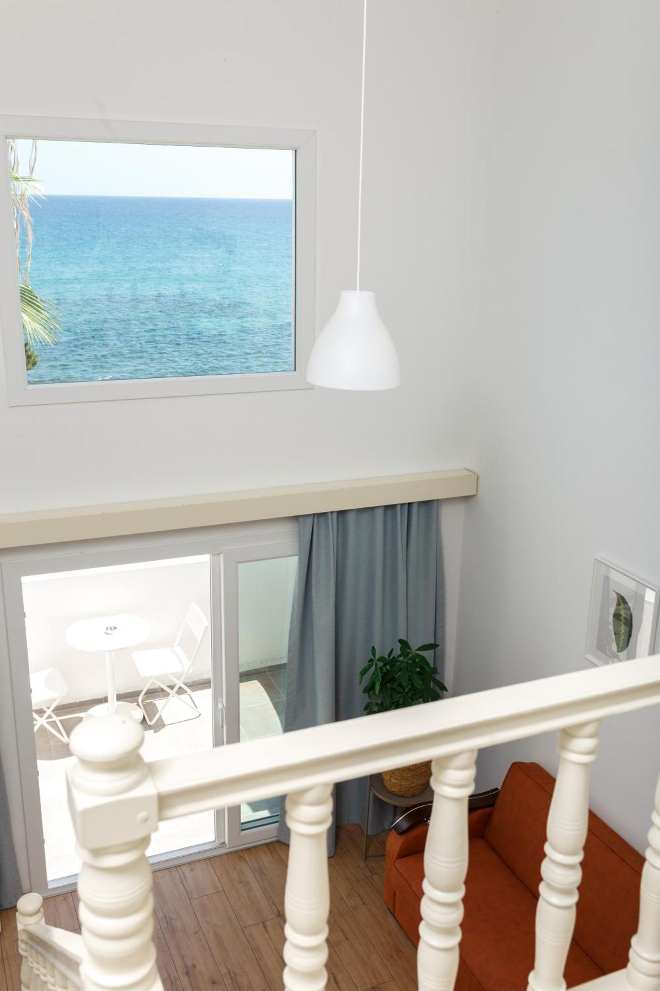 Hotel Azure Bay à Ayvaryara Extérieur photo